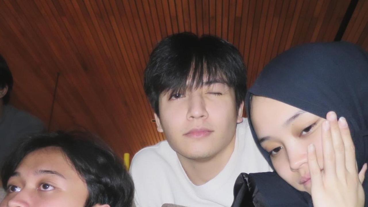 7 Potret Jeffry Reksa Bareng Keluarga Putri Delina, Sudah Akrab - Perlihatkan Kedekatan dengan Mahalini Juga