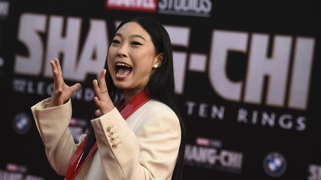 Awkwafina dalam premier Shang-Chi and the Legend of the Ten Rings di Los Angeles. (Jordan Strauss/Invision/AP)