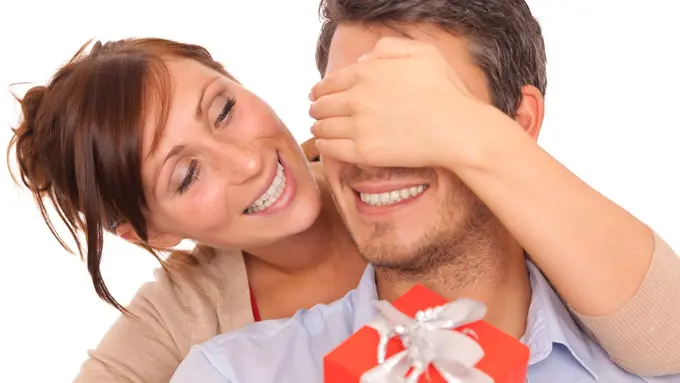 [Bintang] Girls, Ini Kado Valentine yang Tepat buat Pacar Sesuai Zodiaknya!