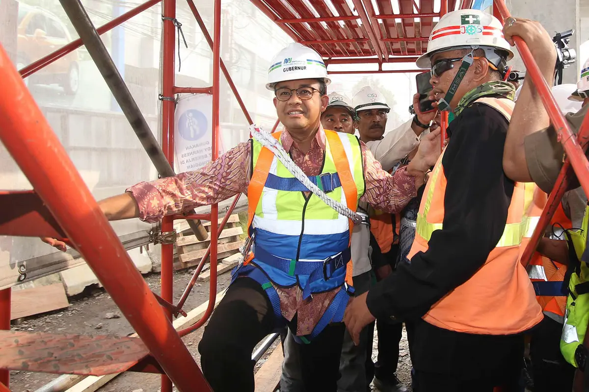 Anies-Sandi Tinjau Proyek MRT