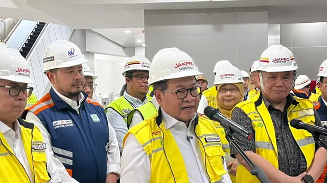 Gubernur DKI Jakarta Pramono Anung di Stasiun LRT Rawamangun, Jakarta Timur, Selasa (14/7/2026). (Liputan6.com/Winda Nelfira)