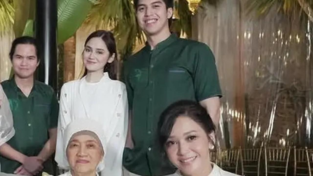 Tampilan Maia Estianty Dibalut Dress Putih Stunning Saat Halal Bihalal, Tak Kalah Stunning dengan Kedua Calon Menantu Good Looking