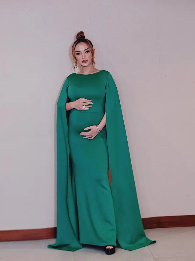 [Fimela] Zaskia Gotik