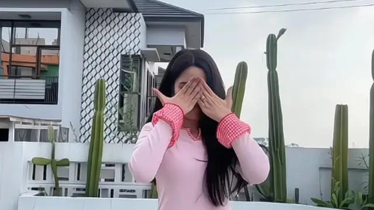 Mengintip Potret Rooftop Rumah Sinta Keong Racun, Usung Desain Tropikal yang Estetik