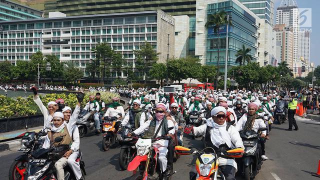 Rombongan FPI Konvoi di Bundaran HI