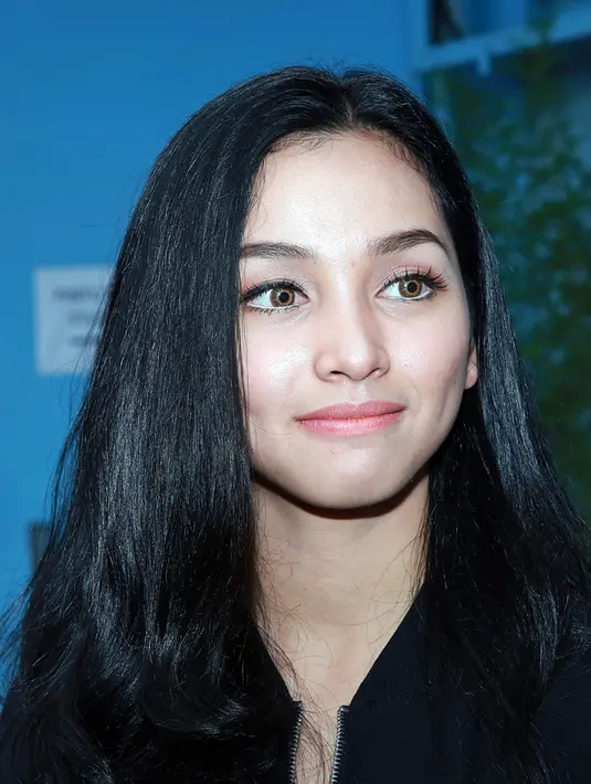 Perempuan 21 tahun ini mengaku di tempat suaminya, ia juga masih terus melanjutkan kariernya. Ia telah bermain dalam FTV dan  main teater. (Deki Prayoga/Bintang.com)