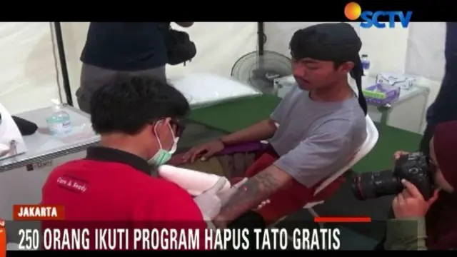 Ratusan Orang Ikuti Penghapusan Tato Massal Gratis di Jakarta