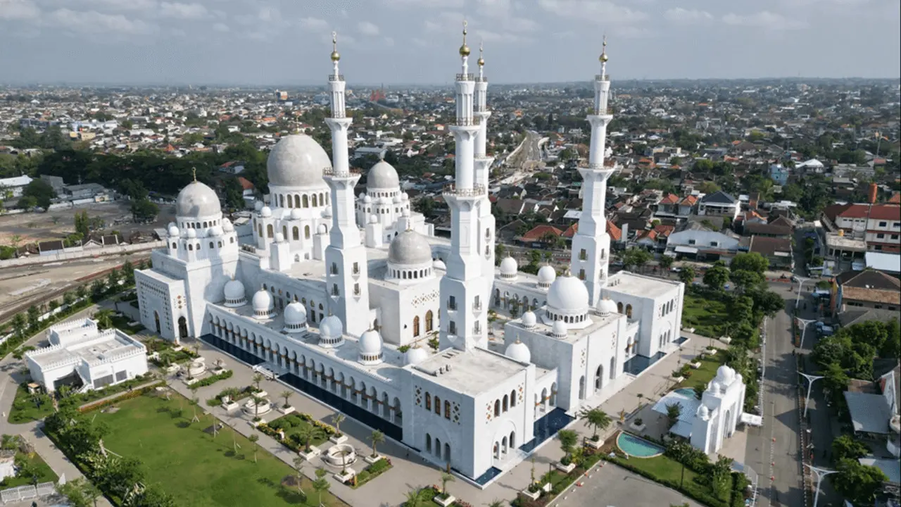 Masjid Syeikh Zayed Solo.
