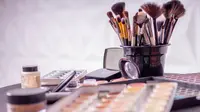 Ilustrasi Brush makeup mata/ Anderson Guerra from Pexels