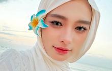 Outfit Liburan di Pantai Ala Inara Rusli, Syar’i tapi Tetap Stylish dan Menawan