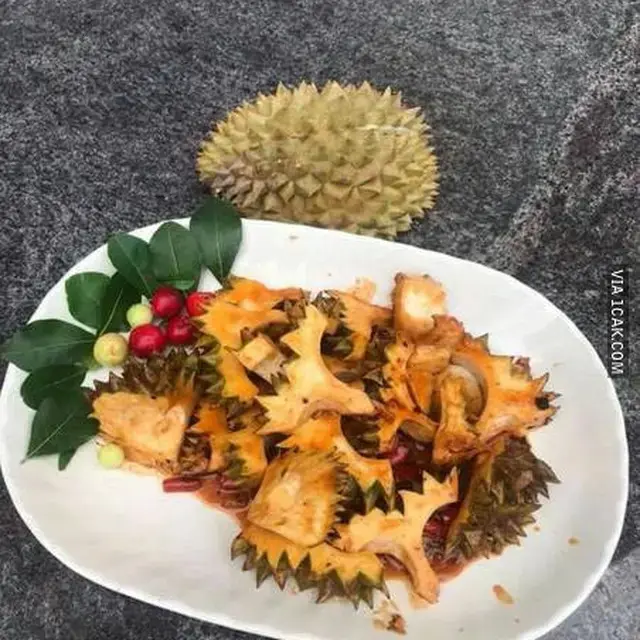 6 Potret Aksi Nyeleneh Orang Makan Kulit Buah Ini Bikin Enggak Habis Pikir