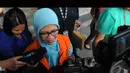 Chairun Nisa tak banyak berkomentar usai ia diperiksa terkait kasus haji dengan tersangka SDA, Jakarta, Rabu (13/8/2014) (Liputan6.com/Faisal R Syam)