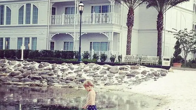 [Bintang] Begini Kronologi Bocah yang Diseret Buaya di Disney World Orlando