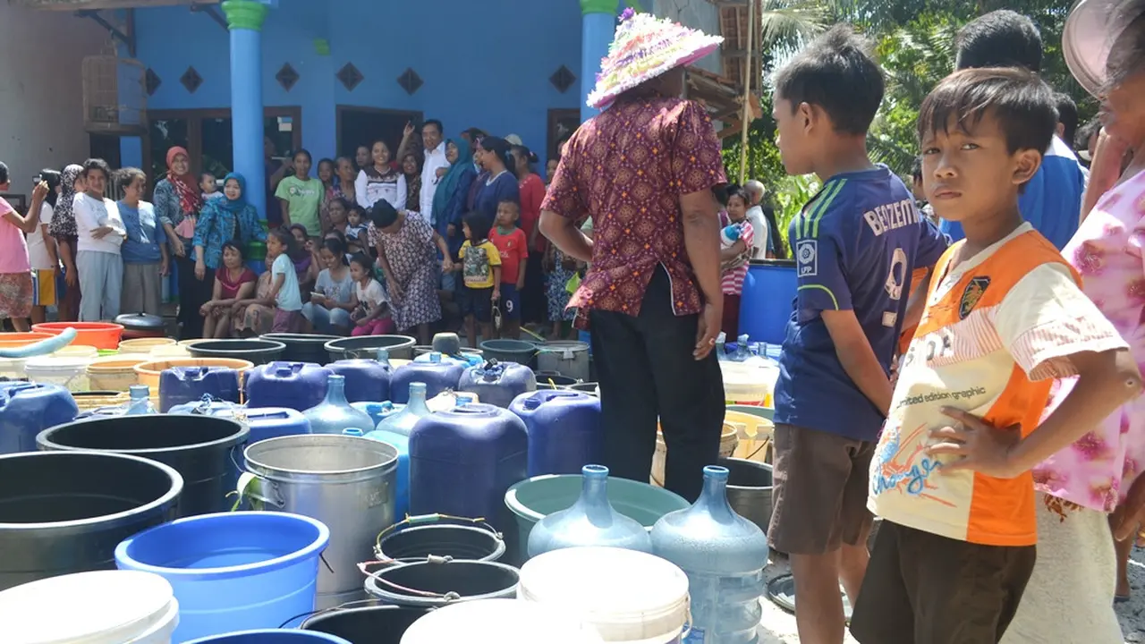Kemarau, Ribuan Warga Cilacap Kini Konsumsi Air Asin dan Berbau