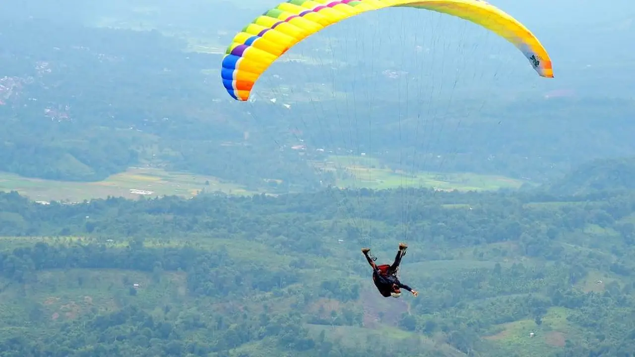 Festival Paralayang Taeh Bukik, Melihat Pesona Limapuluh Kota dari Ketinggian. (Liputan6.com/ ist)