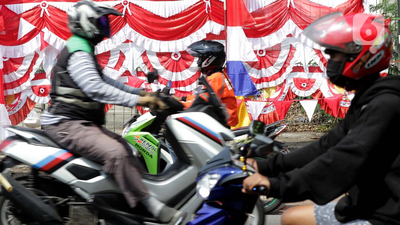 FOTO: Minggu Kedua PPKM Level 4, Mobilitas Warga Jakarta Naik 26 Persen