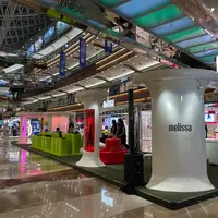 “An Invitation to Imagine The Future” menjadi semangat baru Melissa lewat peluncuran koleksi Fall/Winter 2025 yang dikemas dalam ruang imersif penuh warna dan inovasi. [Dok/Fimela/Hilda Irach].