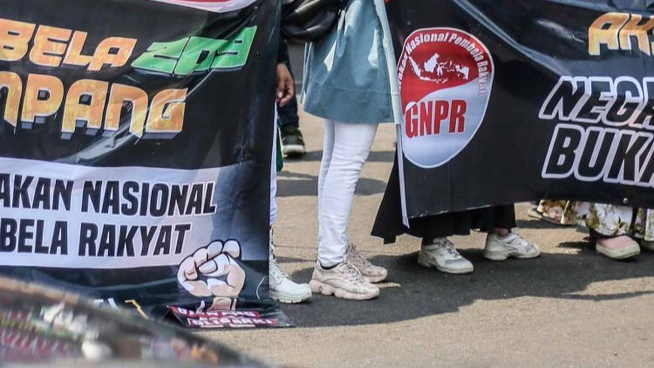 FOTO: Massa Berbagai Ormas Gelar Aksi Bela Rempang, Spanduk, Poster hingga Mobil Komando Dibawa ke Patung Kuda
