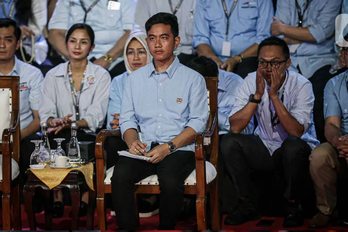 Ekspresi Para Capres/Cawapres saat Paparan Visi Misi pada Debat Perdana Pilpres 2024