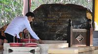 Wakil Presiden (Wapres), Gibran Rakabuming Raka  ziarah ke makam Presiden pertama Republik Indonesia, Soekarno di Blitar. (Foto: Biro Pers, Media, dan Informasi Sekretariat Wakil Presiden).