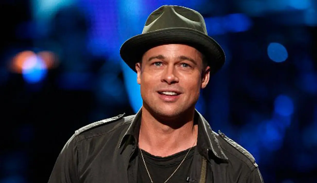 Sudah semakin sering diberitakan memiliki hubungan dengan beberapa wanita, putusan sidang Brad Pitt dengan Angelina Jolie sampai saat ini belum juga mencapai akhir. (AFP/kevinwinter)