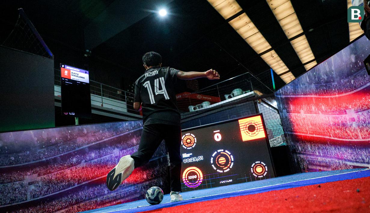 Salah satu pemain Korea-Korea Selecao tampak sedang melakukan latihan di tempat futuristik Footlab di Portugal, Kamis (28/11/2024).