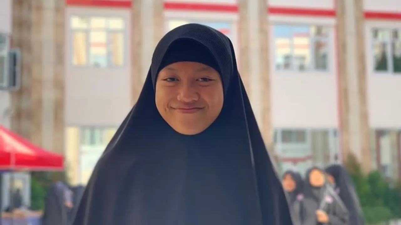 5 Potret Laura Meizani Mawardi, Putri Nikita Mirzani yang Cantik dengan Balutan Hijab