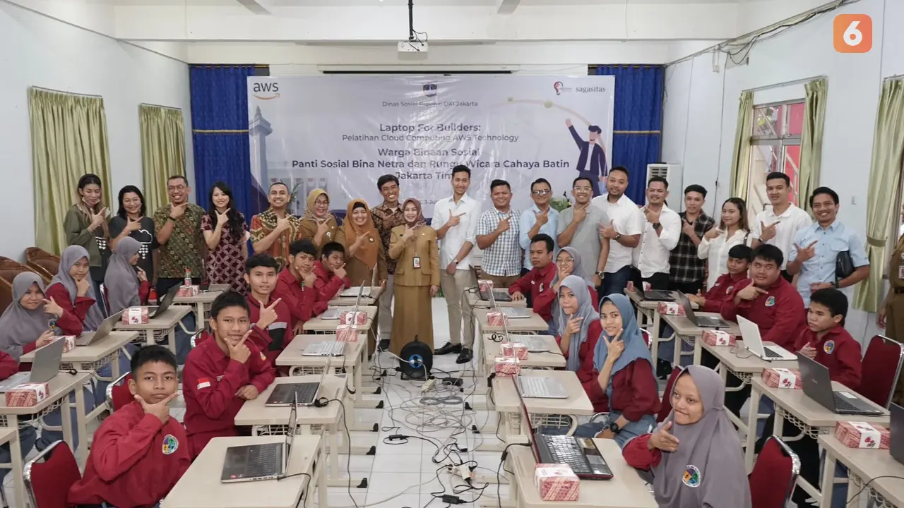 Pelatihan pembuatan situs internet