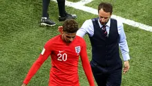 Gareth Southgate Menemani Dele Alli yang mengalami cedera