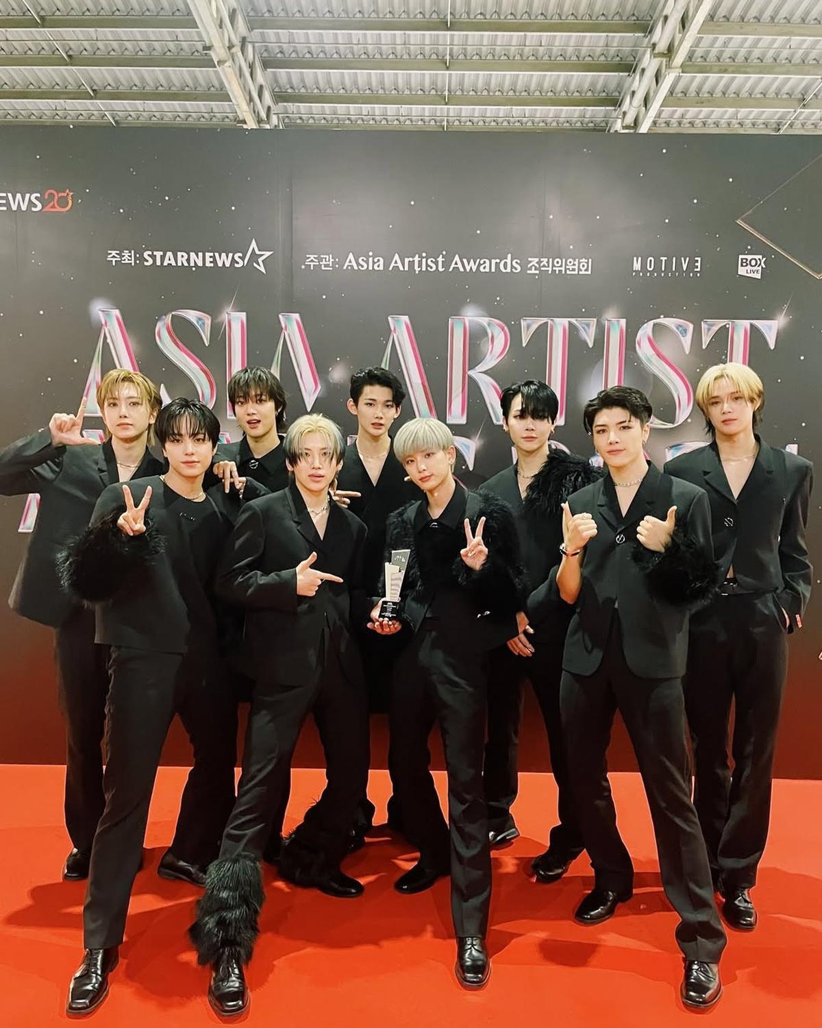 Keren, Group K-Pop Ini Saking Terkenalnya Sampai Punya Webtoon Sendiri