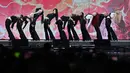 Grup K-Pop Korea Selatan Kep1er tampil pada Dream Concert 2022 di Stadion Jamsil, Seoul, Korea Selatan, 18 Juni 2022. Dream Concert adalah konser K-Pop tahunan terbesar di Korea Selatan sejak tahun 1995, pada tahun 2020 dan 2021 Dream Concert diadakan secara online. (Jung Yeon-je/AFP)