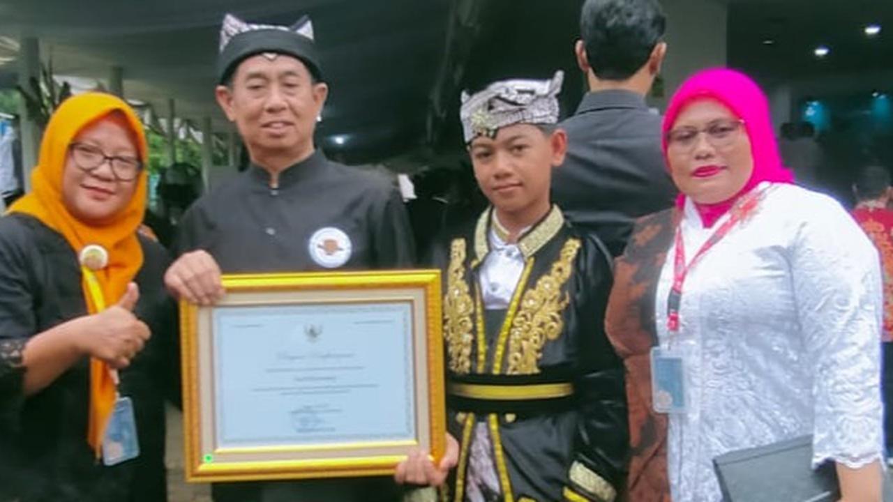 Konsisten Lestarikan Bahasa Using, Banyuwangi Raih Penghargaan dari Kemendikdasmen