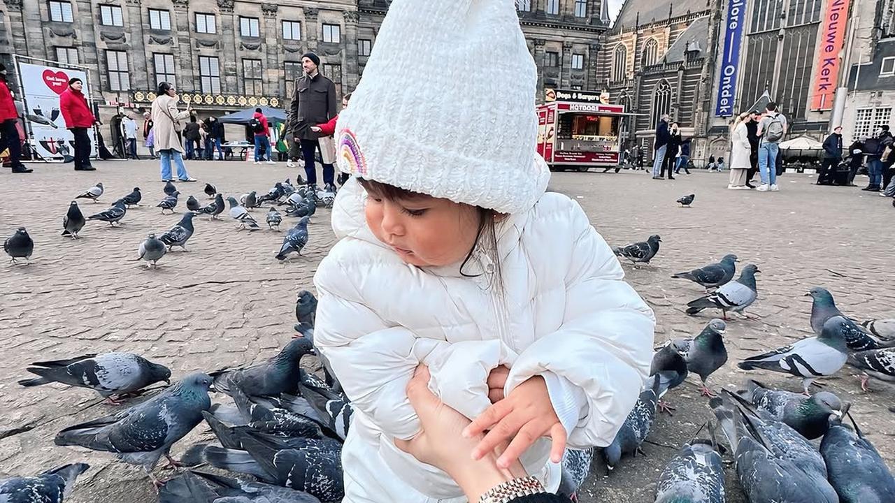 Potret Dek Cunda Liburan Bareng Denny Caknan dan Bella Bonita, Asyik Bermain dengan Puluhan Burung Merpati