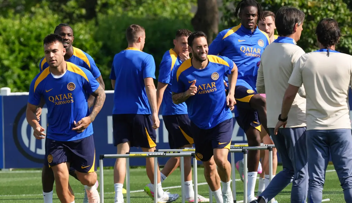 Inter Milan bertekad membayar kegagalan di final dua tahun lalu dengan menjadi juara Liga Champions musim ini.  Skuad Simone Inzaghi langsung menggeber latihan demi tampil maksimal dan angkat trofi juara. (AP Photo/Antonio Calanni)