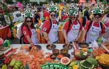 FOTO: Warna Warni Rujak Phoria Meriahkan HUT Ke-733 Surabaya