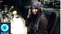 Penyiar Berita Berhijab Pertama di Televisi Skotlandia Pernah Dipandang Rendah. (dok.Instagram @tasnimnazeer/https://www.instagram.com/p/BdzZy8GBOYF/Henry)