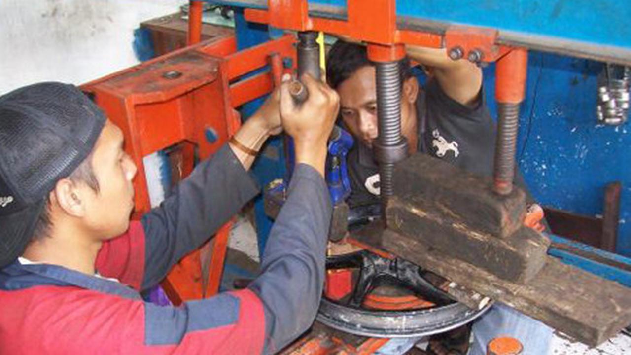 Memahami Press Velg Motor: Tahapan, Pengeluaran, dan Saran Perawatan.