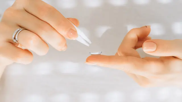 Lensa Kontak Soft (Softlens) atau HEMA (Hydroxyethylmethacrylate)