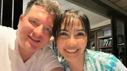 Potret Maudy Koesnaedi dan Erik Meijer Rayakan 25 Tahun Pernikahan, Tiru Foto Pengantin 2001