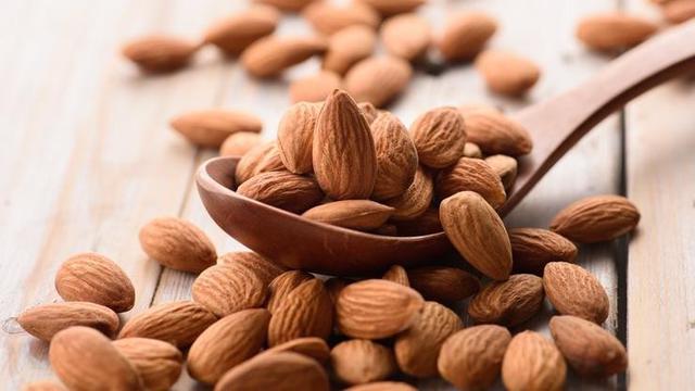 Makan Almond Berlebihan Bisa Berbahaya - Health Liputan6.com