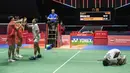 Ganda putra Indonesia Fajar Alfian dan Muhammad Shohibul Fikri merayakan kemenangan atas ganda putra Korea Selatan Kim Won-ho dan Seo Seung-jae usai pertandingan final ganda putra turnamen bulu tangkis Japan Open di Tokyo Gymnasium, Tokyo, pada 19 Juli 2026. (AFP/  Yuichi Yamazaki)