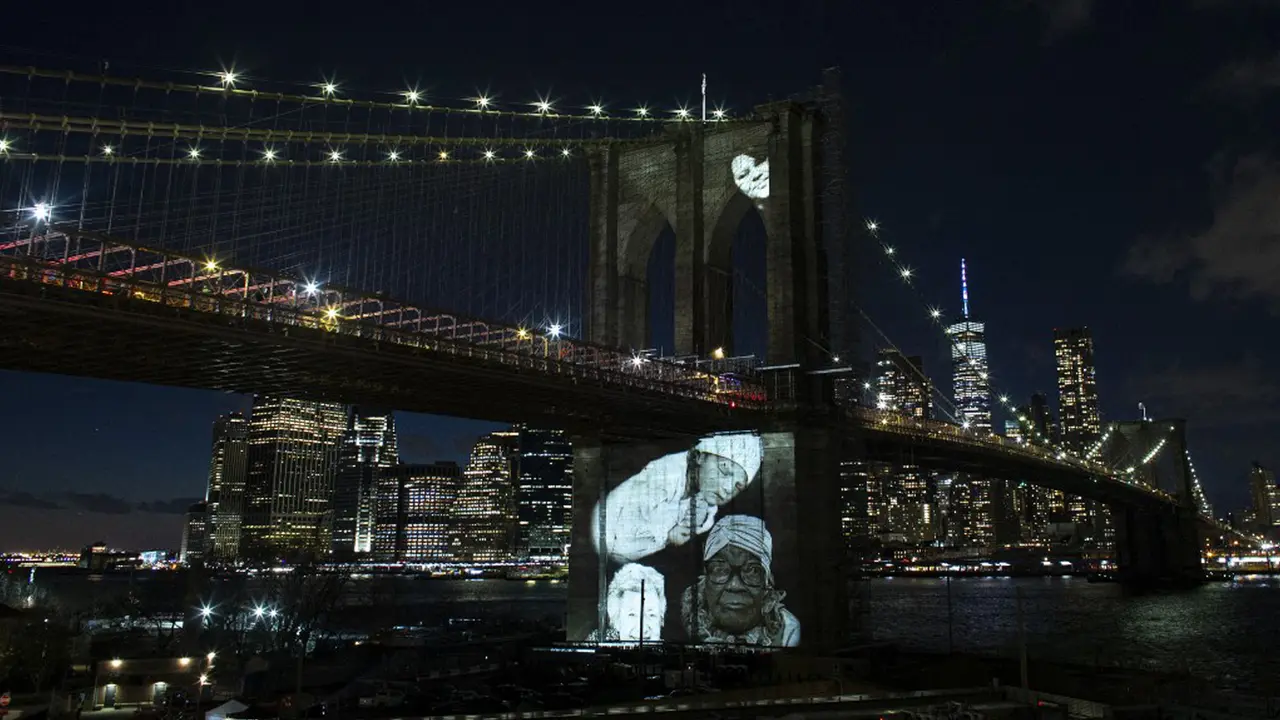 FOTO: New York Peringati 30 Ribu Kematian Akibat COVID-19