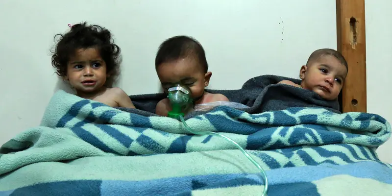 FOTO: Derita Anak-Anak Suriah Korban Senjata Kimia Assad
