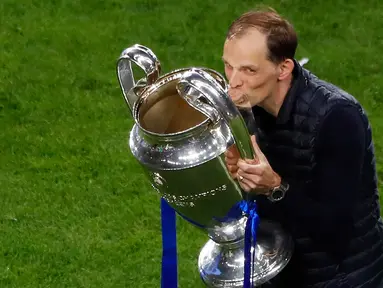 Gelar Liga Champions merupakan idaman setiap insan sepak bola di Eropa, baik pemain maupun pelatih. Perlu kerja keras dan waktu panjang bagi mereka untuk meraihnya. Namun, 6 pelatih berikut sukses meraih trofi Liga Champions di musim perdananya. Siapa saja? (AFP/Susana Vera/Pool)