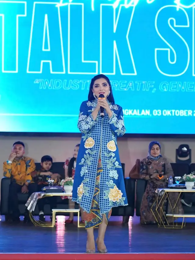 Inspirasi Padu Padan Batik ala Ashanty, dari Kebaya Elegan hingga Busana Santai untuk Liburan