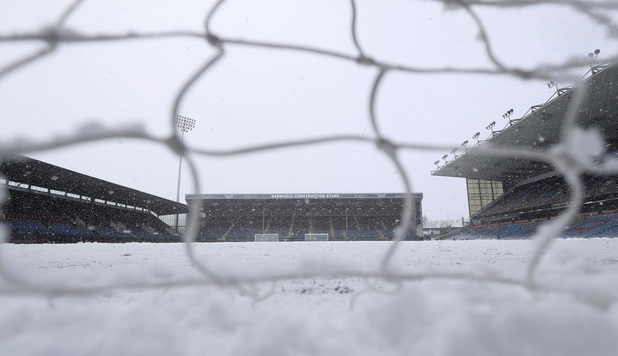 Ada rasa sedikit kekecewaan, karena kedua tim sudah siap bermain, tetapi Premier League sudah membuat keputusan tepat untuk kepentingan keamanan para pemain dan suporter. (AP Photo/Rui Vieira)