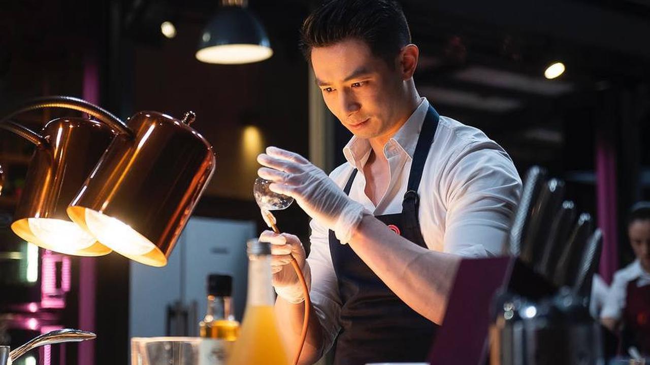 Potret Ganteng Reynold Poernomo Adik Chef Arnold di Grand Final 'Dessert Masters Australia', Tetap Senyum Meski Tak Jadi Pemenang