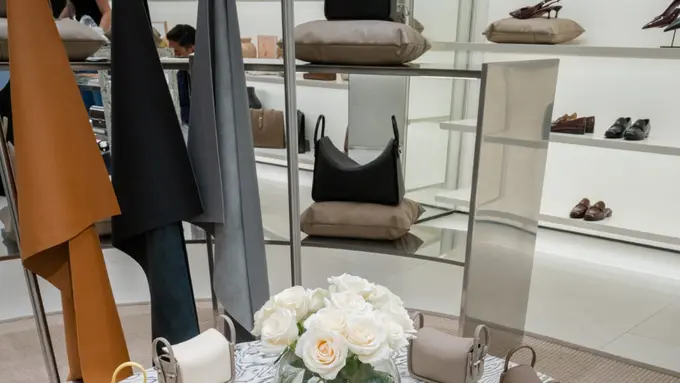 Sambut Musim Dingin dengan Koleksi Tas Berbahan Kulit Sapi Premium