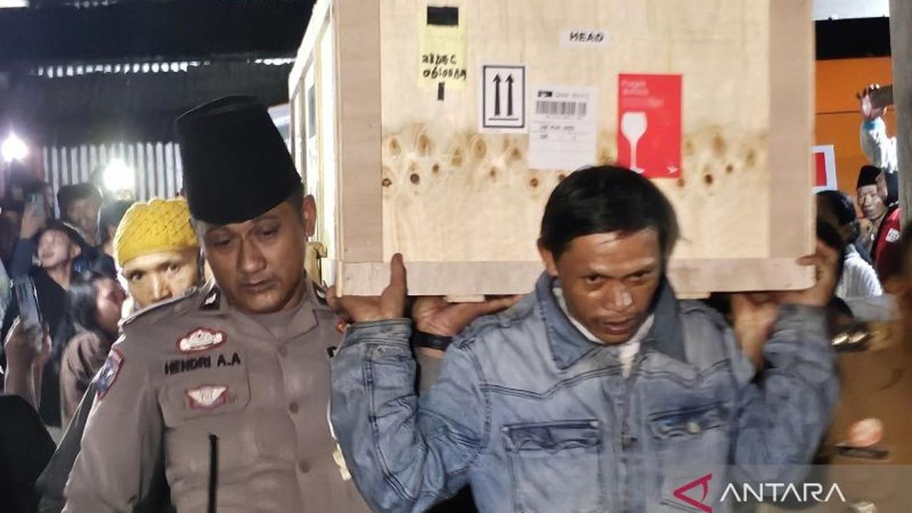 KP2MI Serahkan Jenazah PMI Korban Kebakaran Hong Kong ke Keluarga di Malang