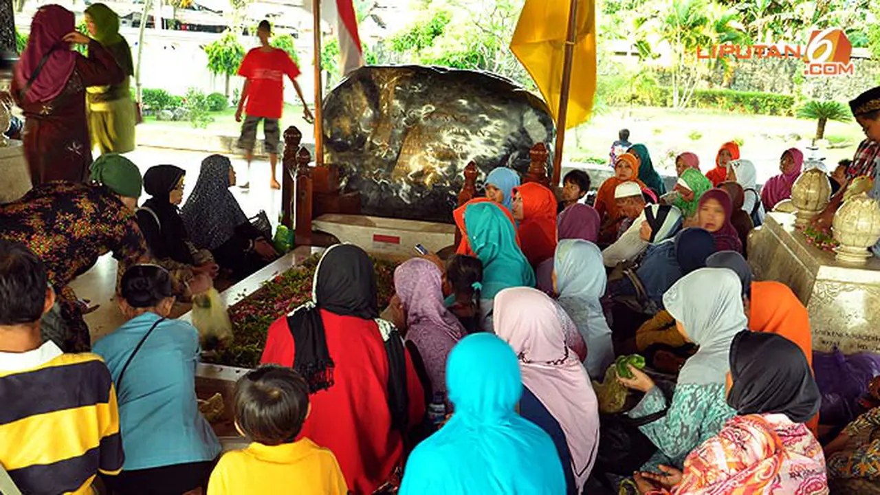 makamsoekarno-6-131002.jpg